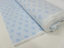 KUSCHELFLEECE GEMUSTERT "HERZ" - Fb. 4 BABYBLAU